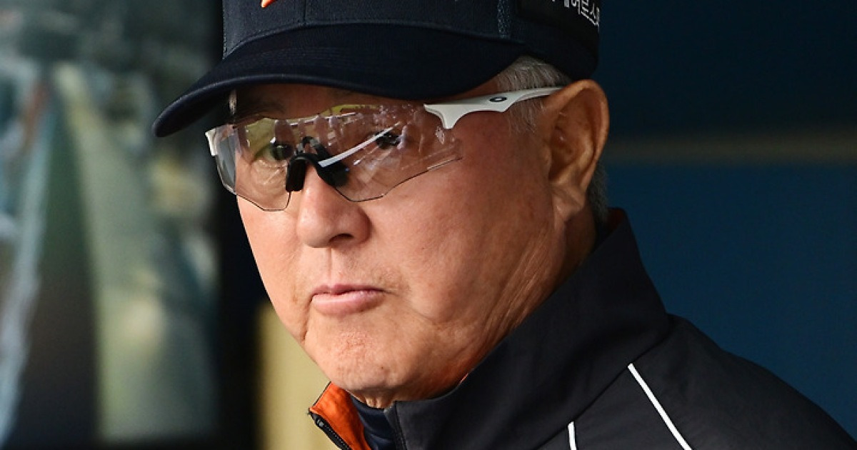 연패 끊은 김경문 감독 “우리팀 4번타자 노시환이 좋은 기운 불어넣었다”