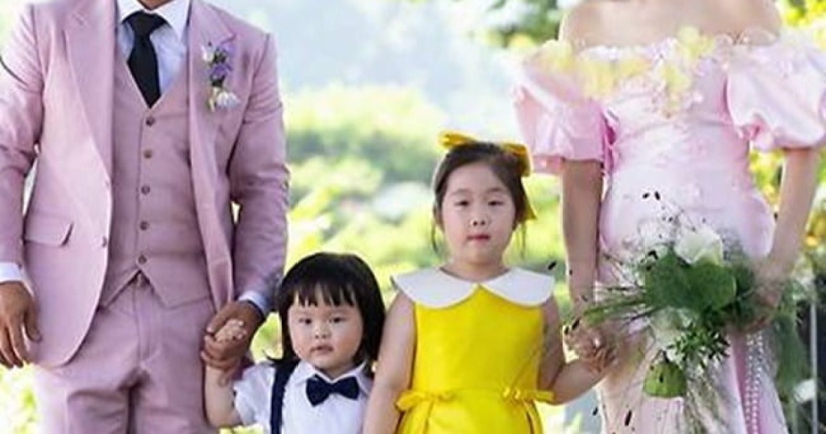 "사회는 이수근"…'전처 딸 파양' 김병만, ♥전여친과 오늘(20일) 재혼 [TEN이슈]