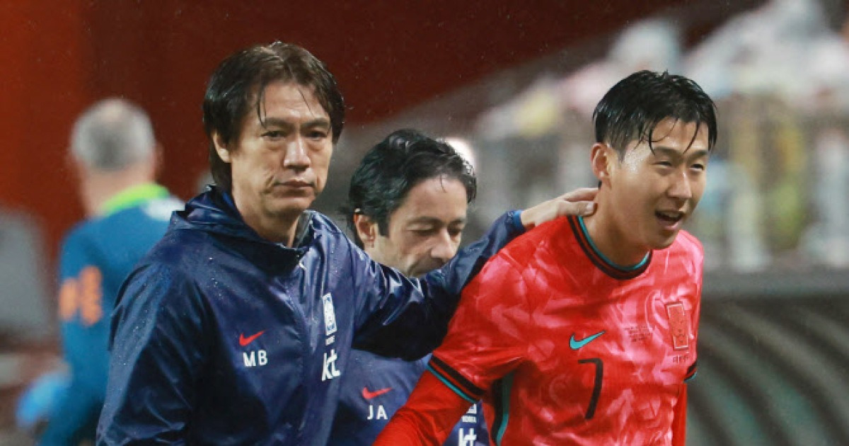 브라질전 참패한 홍명보호, 외박 후 재소집해 파라과이전 준비