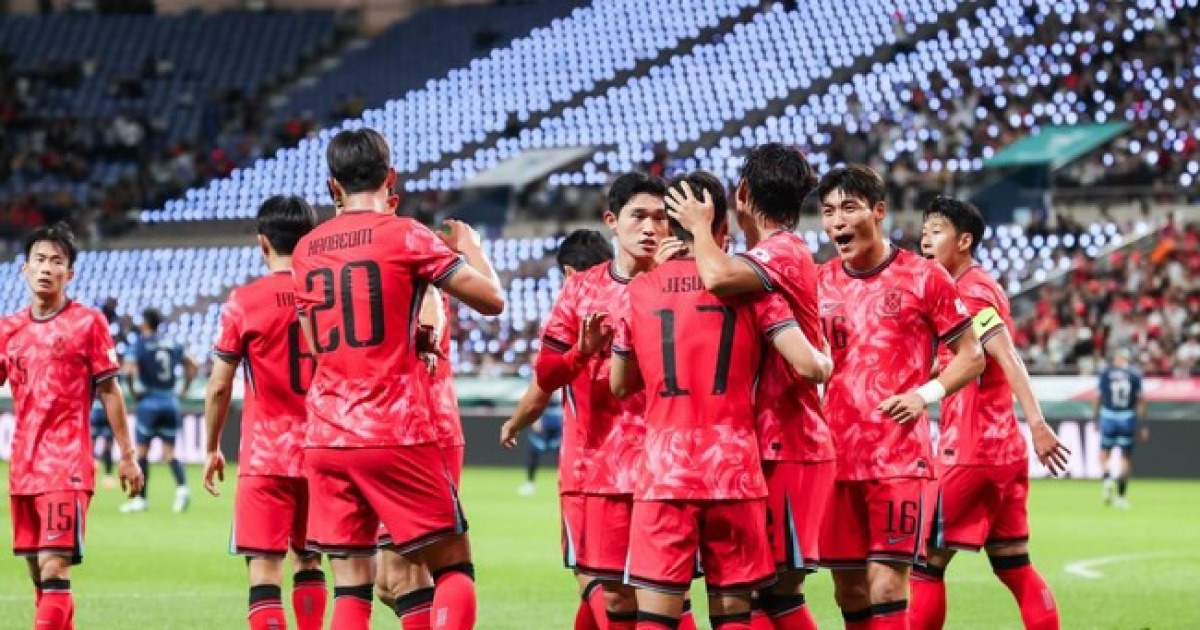 엄지성 선제골→이한범 실수, 김승규 연속 선방...홍명보호, 파라과이에 1-0 리드(전반 종료)