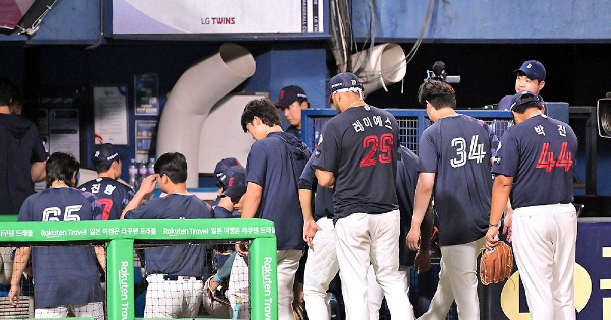 '잔루 12개+승부처 실책' 롯데, 최악의 패턴 반복→허망한 12연패 [창원 현장]