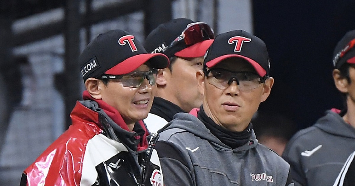 십년 감수한 염경엽 감독 "오지환 3안타 3타점→톨허스트 '에이스다운' 제역할·유영찬 잘 마무리