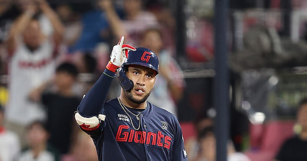 롯데 200안타 타자-158㎞ 투수 포기? 외국인 전원 바뀌나, 곧 선택의 시간 다가온다