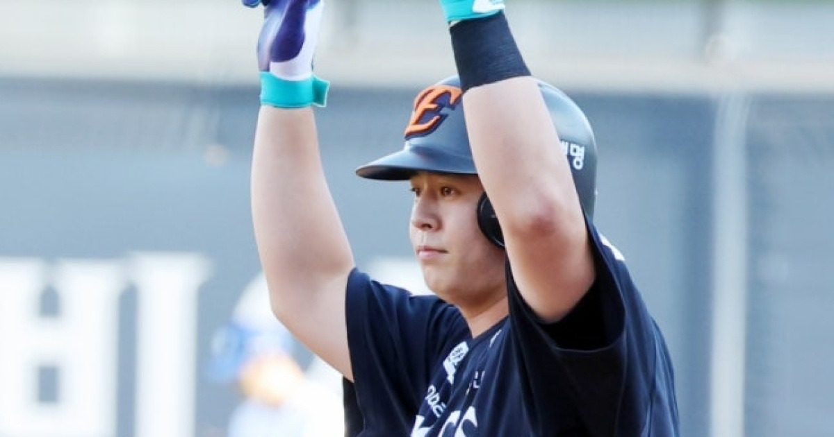 '병살타 2위-타율 0.234' 한화 노시환, 뭐가 무서워 고의4구로 거르나... 김경문 감독 믿음엔 이유가