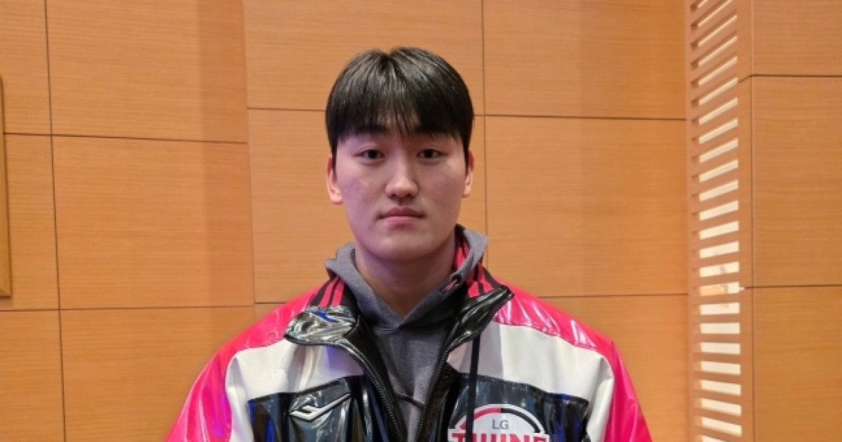'2년 만에 135㎞→151㎞' 염경엽 사로잡고 '스캠 참가' LG 11R 신인 "고우석 선배 돌직구 닮겠다"