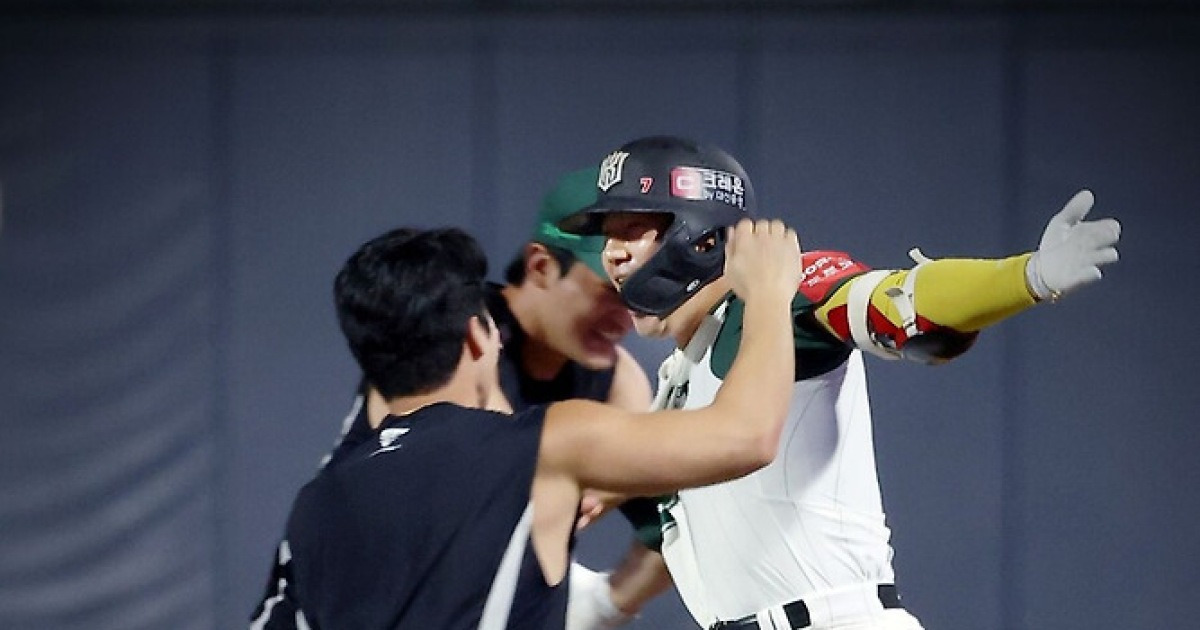 KIA 당황 넘어 황당, 니가 왜 거기서 나와… 한국시리즈 연상된 총력전, 진풍경에 짜릿한 끝내기