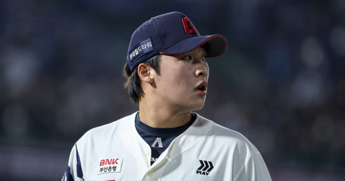 롯데 1차 지명 이민석, 정체와 퇴보의 아이콘으로 전락하나...야구 인생 승부처에 놓였다 [IS 피플