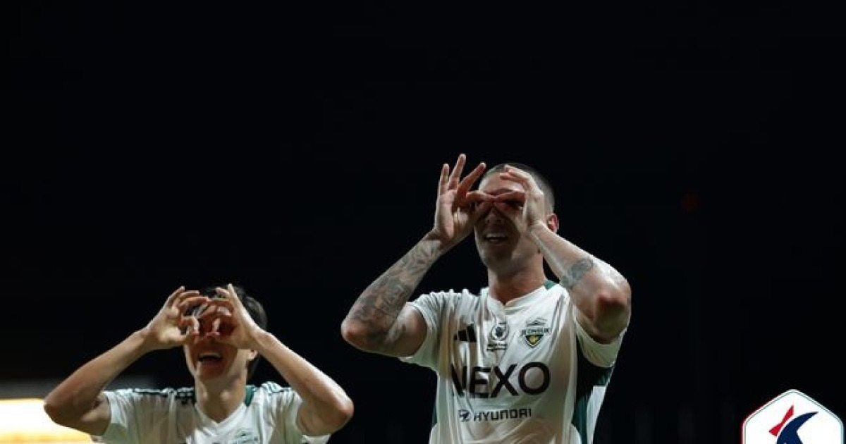 '티아고 결승골' 전북, 광주 원정서 2-1 승리...'리그 20경기 연속 무패'