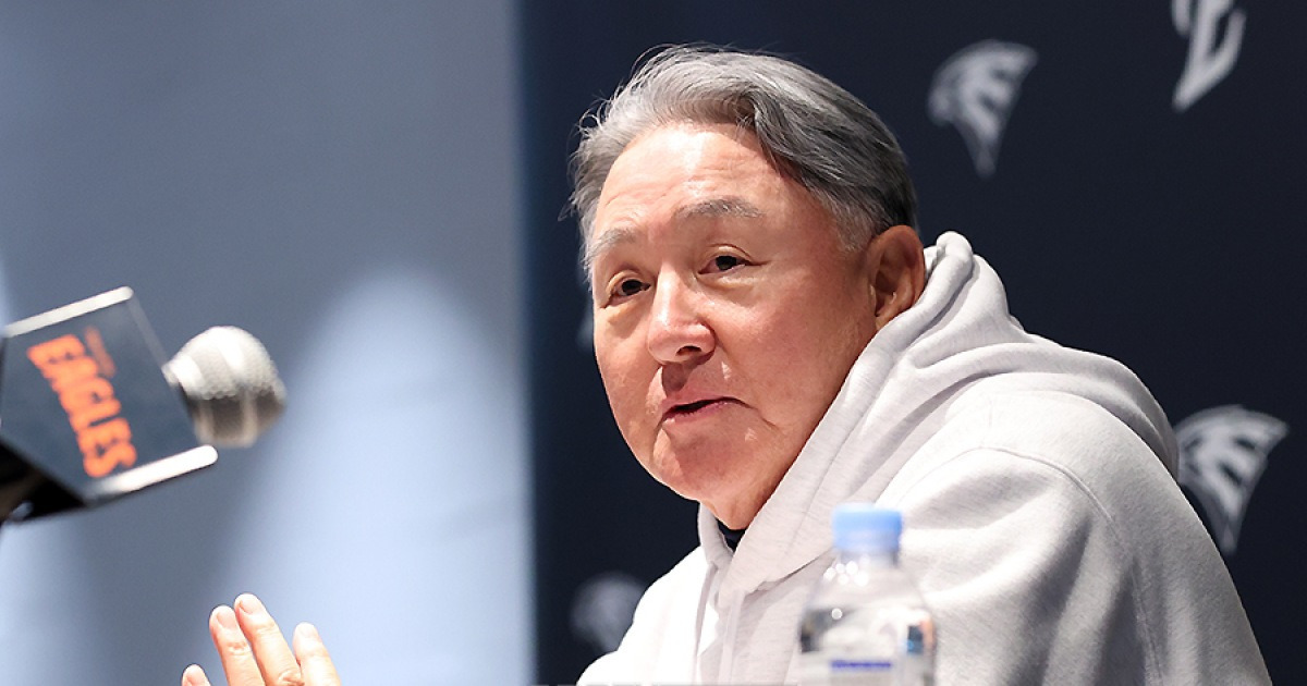 결국 '준우승'으로 멈춘 한화…김경문 감독 "'2등의 아픔' 있지만, 모두가 다 같이 고생 많았다"