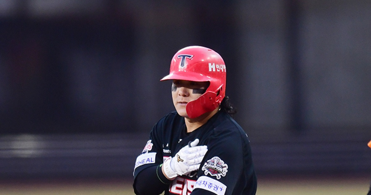 야구는 9회말 2아웃부터…'김선빈 끝내기' KIA, 두산에 역전승