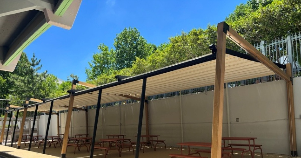 '바닷가 모래사장 모티브' 롯데, 혹서기 팬들 위한 사직야구장 더위 쉼터 조성