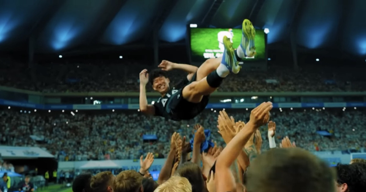 “손흥민이 안아주는데 눈물 쏟아지더라”…쏘니 떠나는 날, 토트넘은 울음바다가 됐다