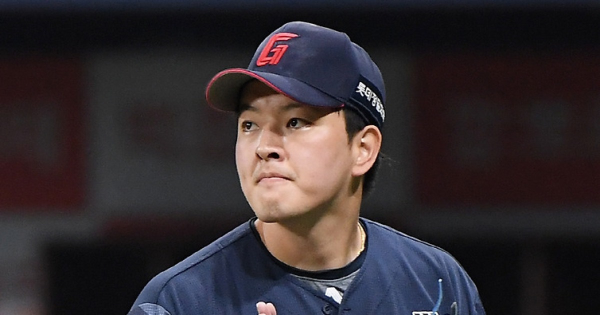 마무리 내려놔도 계속 실점, 불안한 김원중, 그런데 감독은 "계속 써야 한다" 왜? [부산 현장]