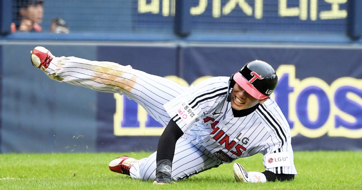 '꽈당 창기' LG 홍창기 "10m가 100m처럼 보였어요" → 송구 포기한 노시환, 오뚝이처럼 일어난 홍창