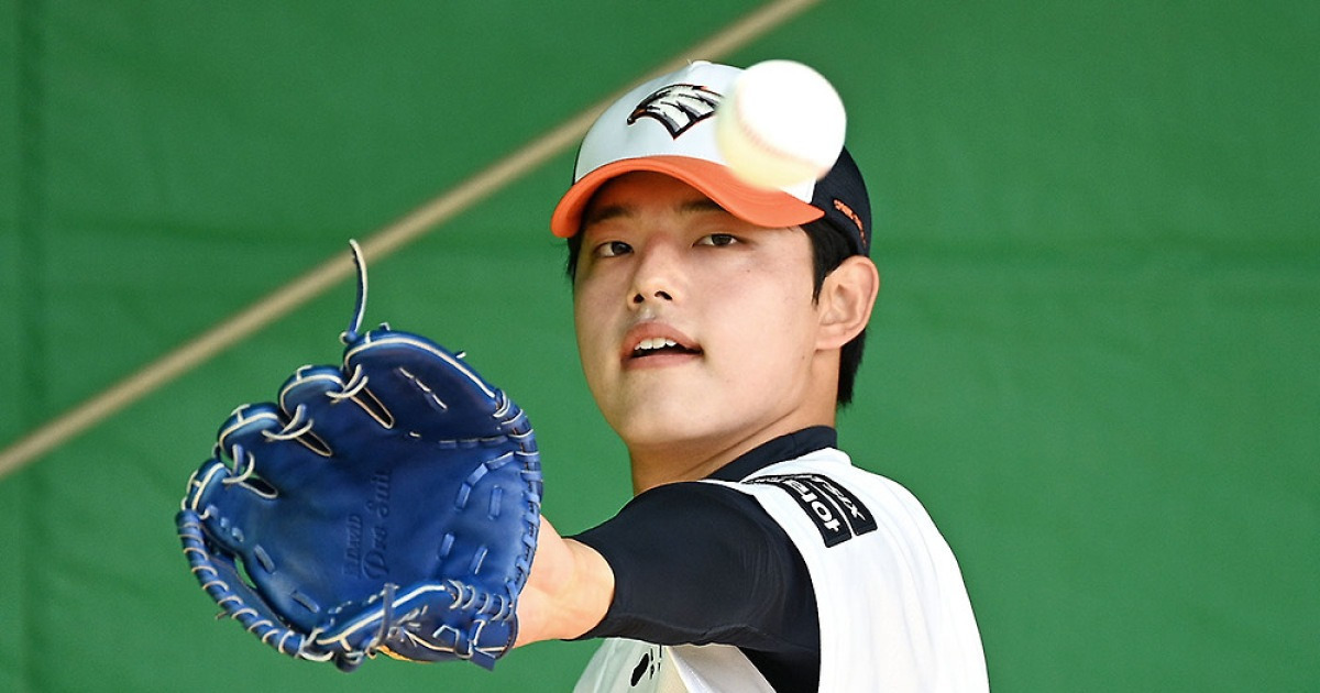 '패패패 한화' 구하러 문동주 출격…올해도 '삼성 킬러', 그 명성 이어갈까