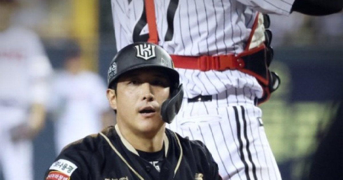 '포수의 고충' LG 박동원, 한 달에 두 번 스위밍 슬라이딩 당해...염경엽 "나도 겪어봤다" 위로