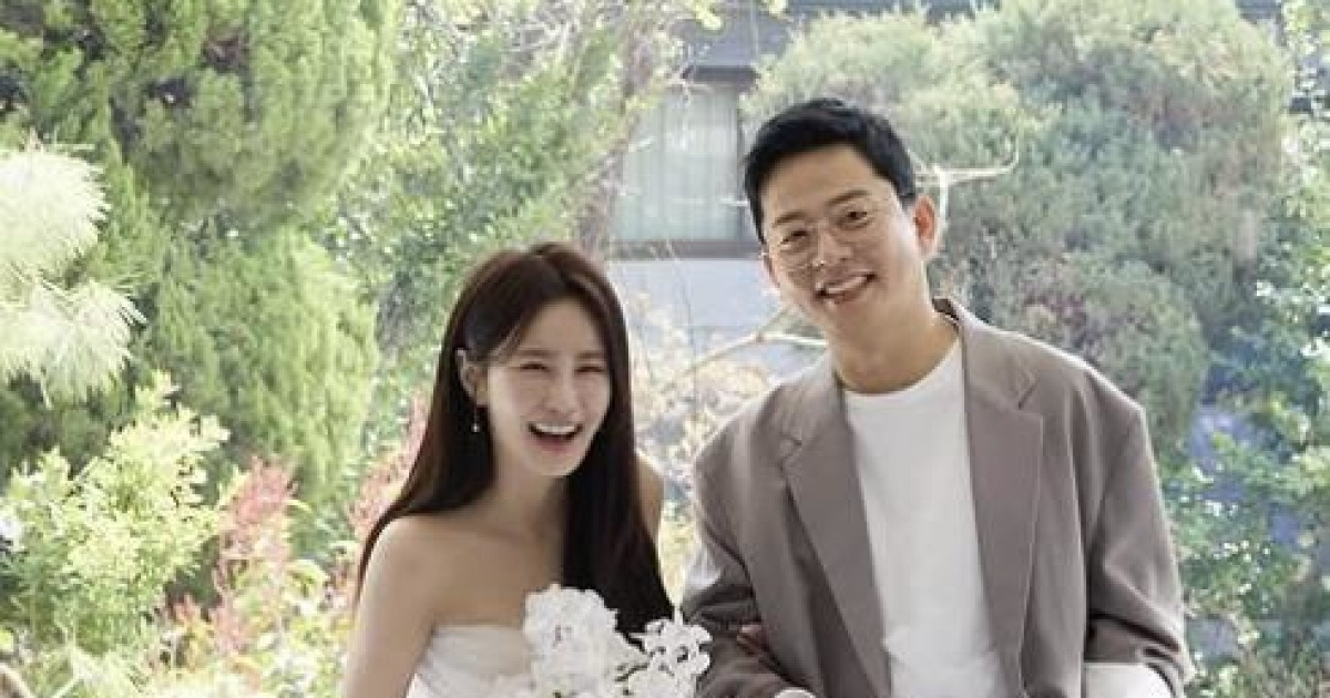 ‘개그맨 부부 25호’ 김준호·김지민 , 1200명 하객 축하 속 결혼