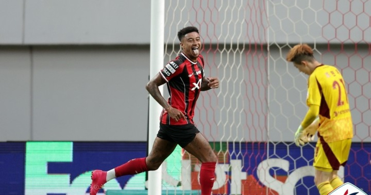 '린가드 원더골' 서울, 5경기 연속 무패 행진→4위 점프...울산은 7위로 미끌