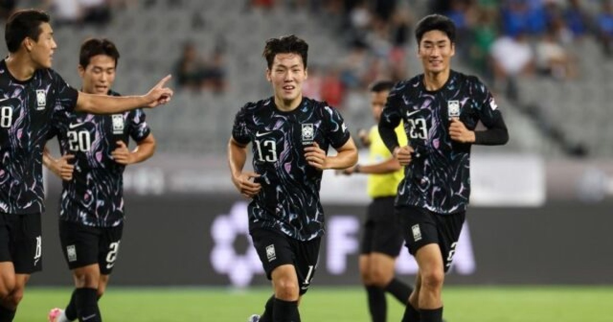 '일본보다 4골 적게 넣었다' 한국, 홍콩에 2-0 승리…강상윤-이호재 A매치 데뷔골 [MD현장]