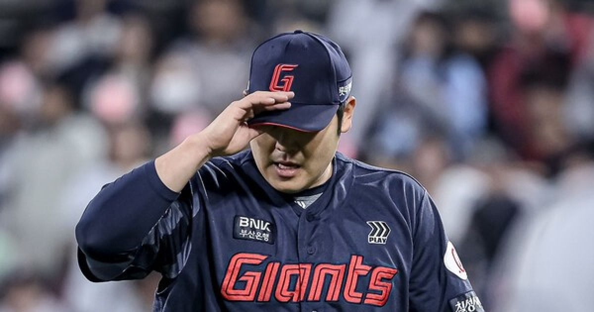'유강남·노진혁' 1군인데, 홀로 2군 남은 40억 사이드암…어느새 25경기 연속 출루 허용, 올해 다
