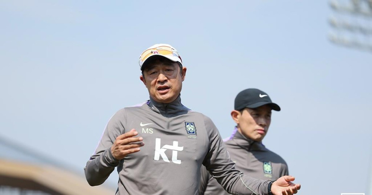 이민성 감독 "아시안게임, 군필자들도 무조건 부른다"