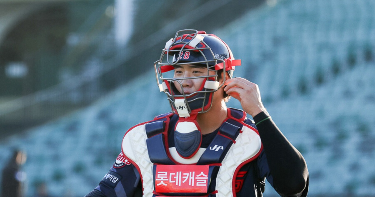 추가 진루 막으랬더니 폭투, 폭투 '자멸'…오직 최준용의 잘못? 포수 지분도 적지 않았다