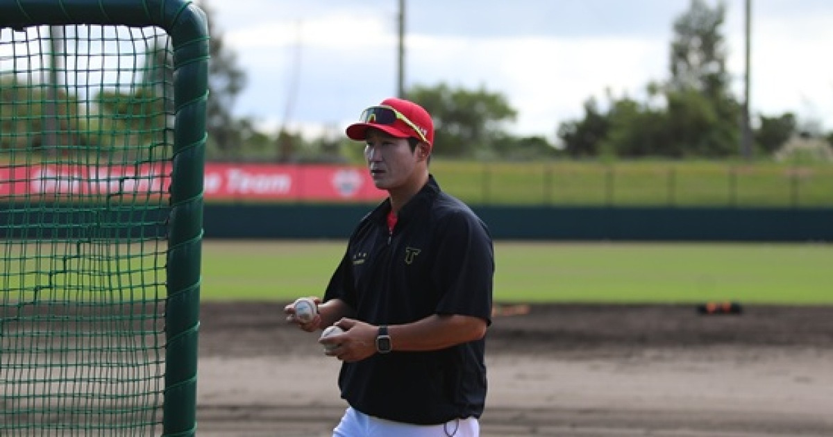 KIA, '1군행' 4일 만에 배터리코치 말소 왜? "맹장 수술 때문"…'위즈덤 5번 승격' 15일 선발 라인업 