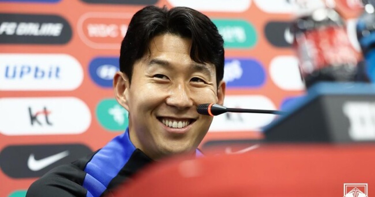 [442.interview] '슈팅 0회→45분 교체' 손흥민이 밝힌 이유, "홍명보 감독님이 배려해 주셨다"