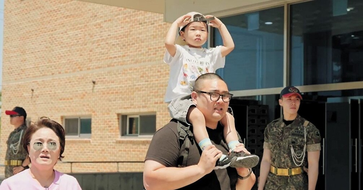 [TV조선] 손보승과 아들의 이별 현장