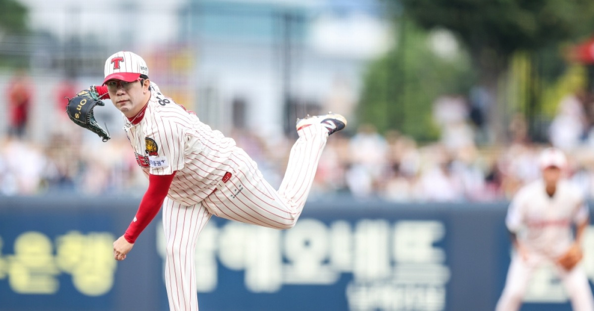 이러다 'KBO 역대 2호' 불명예 기록 떠안겠네…'잔루 9개 쏟아낸' KIA, 양현종 QS에도 웃지 못했다 [