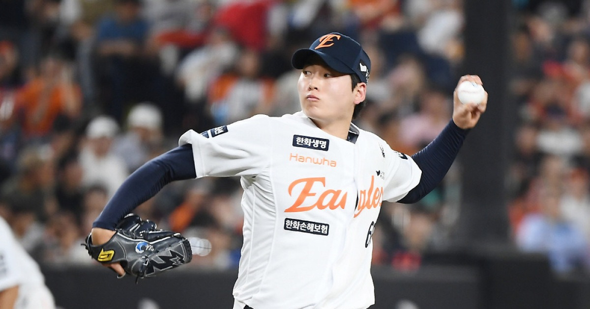 '폰세 없다' 한화 대체선발 조동욱 예고! → 후반기 최대고비.. 두산 에이스 곽빈 상대