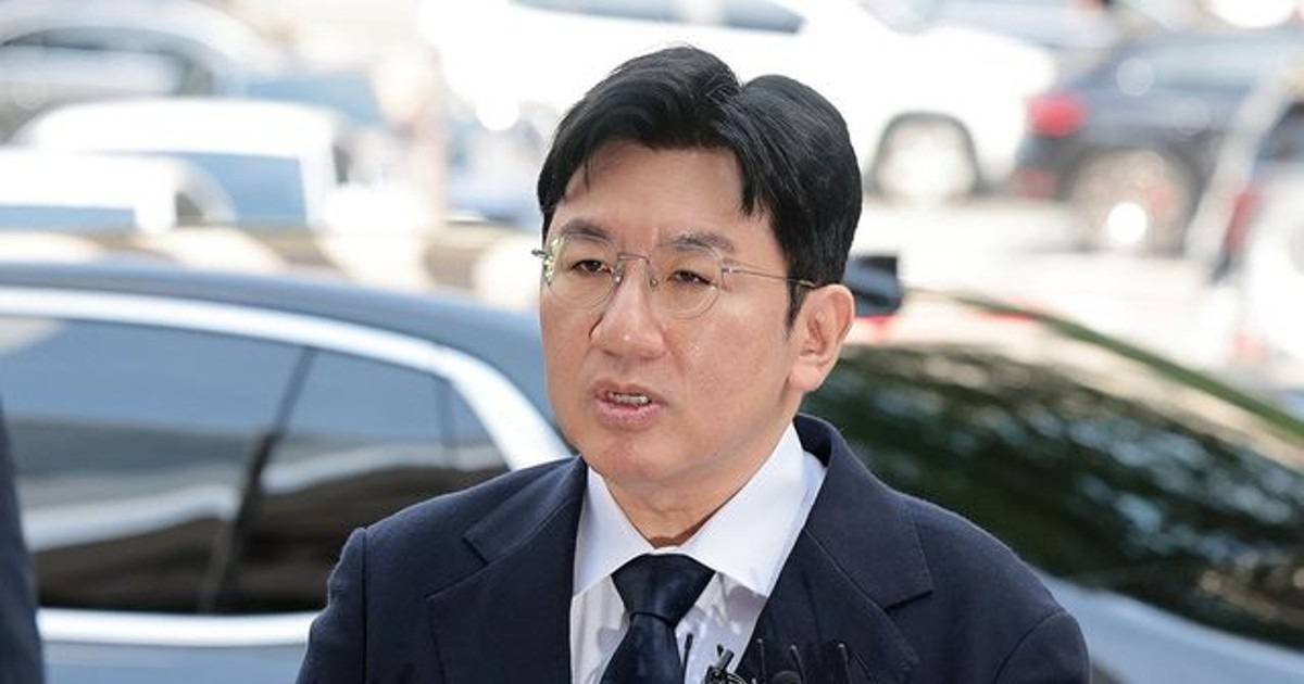[특징주] 하이브, 방시혁 구속영장 신청 소식에 2%대 하락(종합)