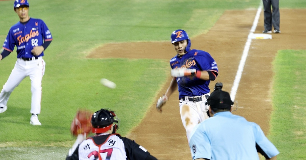 [한번에쓱]악송구가 돕는구나! '죽을뻔' 심우준, 1-0으로 앞서는 한화