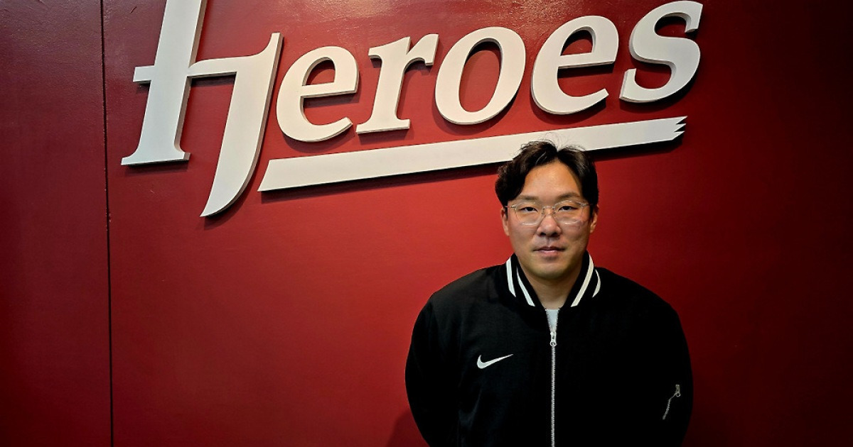 2루수도 힘든데, 17년 만에 3루수 복귀? 진짜 현실이 될 판..."뭐라도 해봐야 한다"