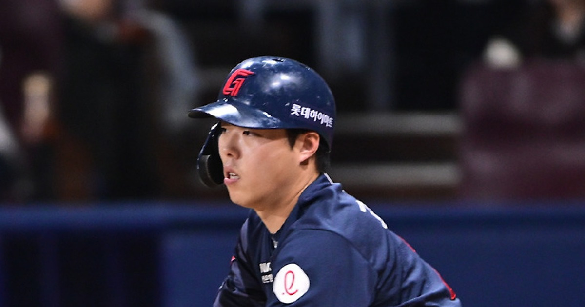 롯데, 나승엽-고승민 등 4명 불법 도박 인정..“즉각 귀국조치, 전수조사 후 엄중 대처할 것”