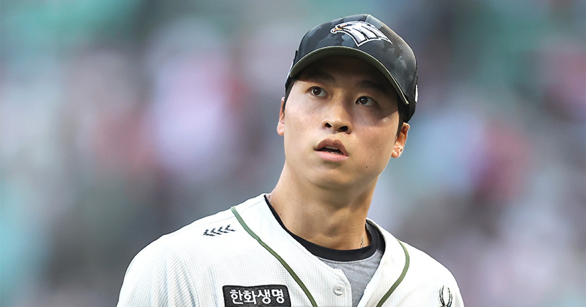 첫 타자 14구에 힘 다 썼나…엄상백 선발 복귀전 1이닝 6실점 최악의 부진, 한화 불펜 또 비상