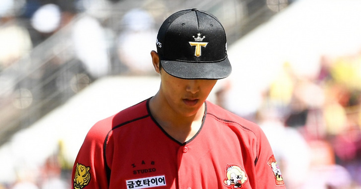 "KIA 멱살 잡고 끌고 가야 될 선수인데, 스스로 더 작게 만들어요"[인터뷰]