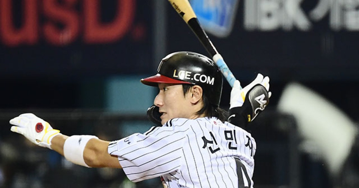 “부족한 부분 잘 메워줘”…LG 1위 질주 배경에는 신민재 맹활약 있었다