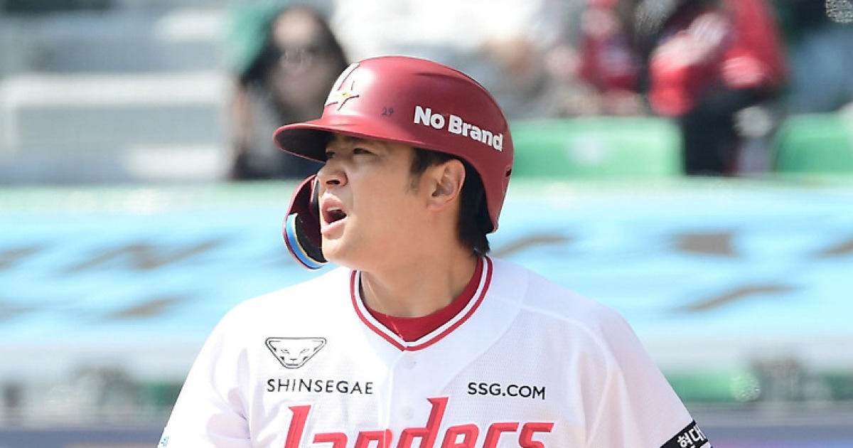 47타석 안타 3개, 타점 5개 뿐인 4번타자 김재환...이숭용 감독 믿음은 언제까지 [인천 현장]