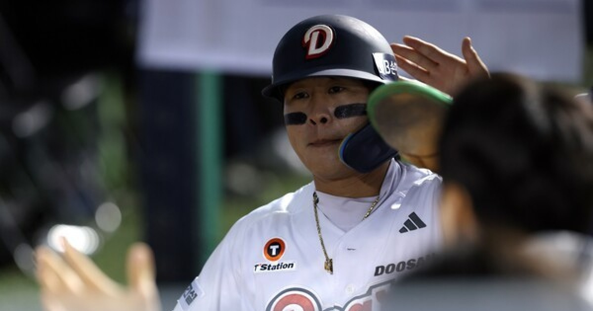 '80억 하나도 안 아깝다!' 호수비 퍼레이드+쐐기점 만드는 안타까지…완벽히 살아난 박찬호, 두산