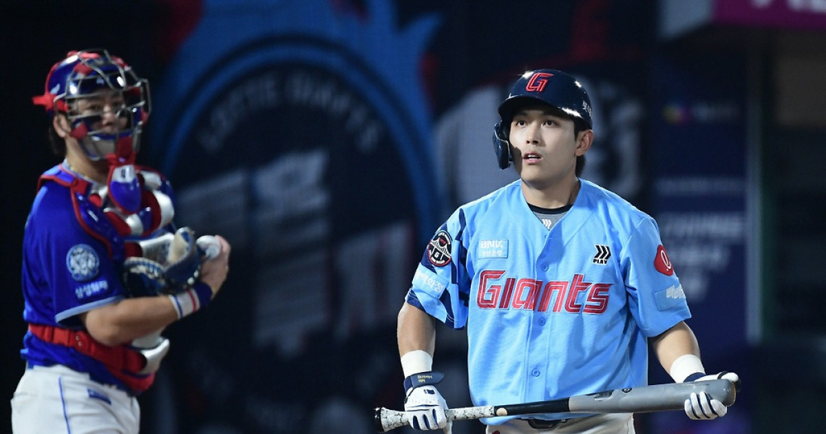 "황성빈, 장두성 공 맞히지도 못하니" 8연패 끊어야 하는 대위기, 김태형 감독은 왜 '신윤후 카드'