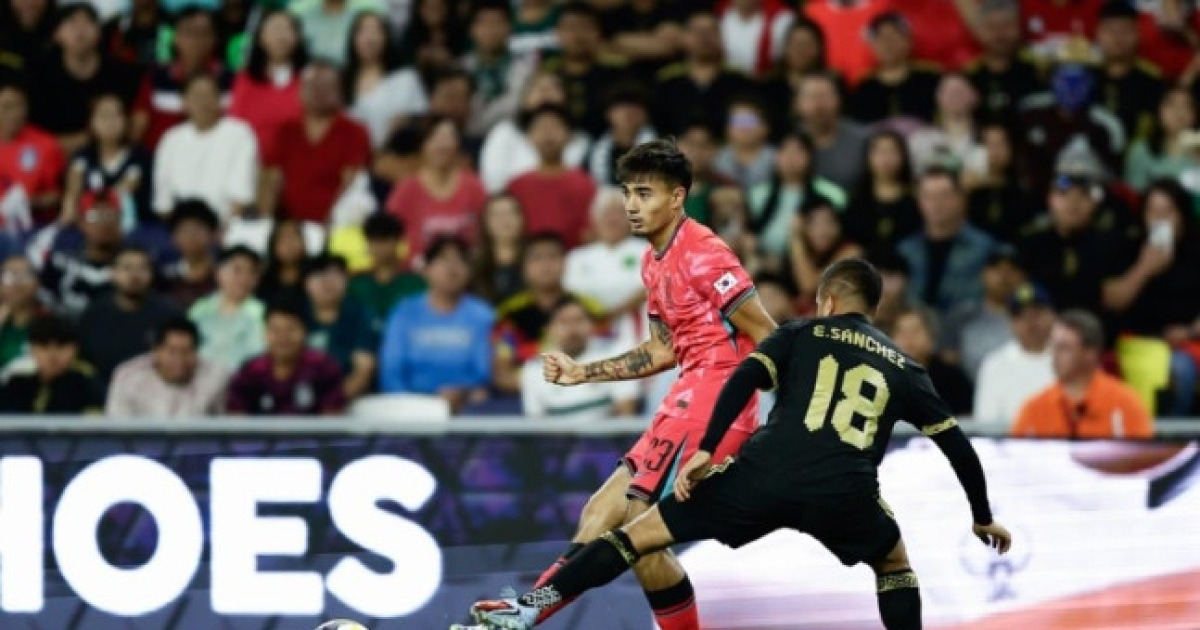 2명 빼고 다 바꾼 홍명보 감독의 선택, 전반은 '글쎄'...멕시코에 0-1 리드 허용 (전반 종료)