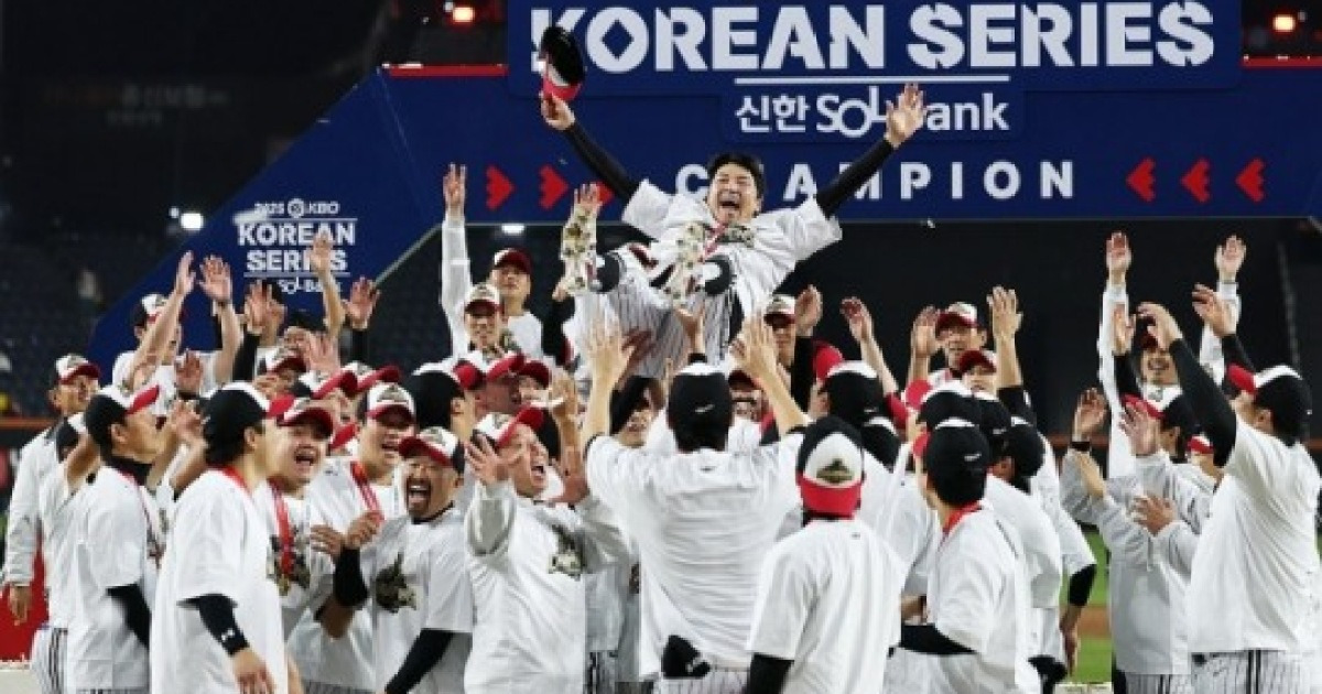 LG 박해민 우승팀 주장, "영원히 뛰고 싶다"...4차전 눈물에서 우승 확정까지