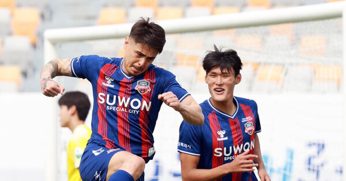 '승격 후보 맞대결' 수원FC-대구FC, 11일 격돌…수비 불안·최다 득점 대결 주목