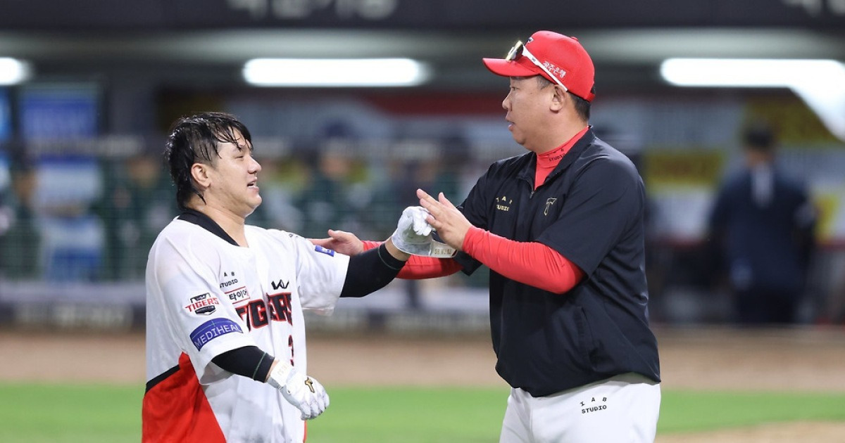 야구는 9회 2아웃부터, PS 경쟁 이어가는 KIA…데뷔 18년차 김선빈, 데뷔 첫 끝내기 안타