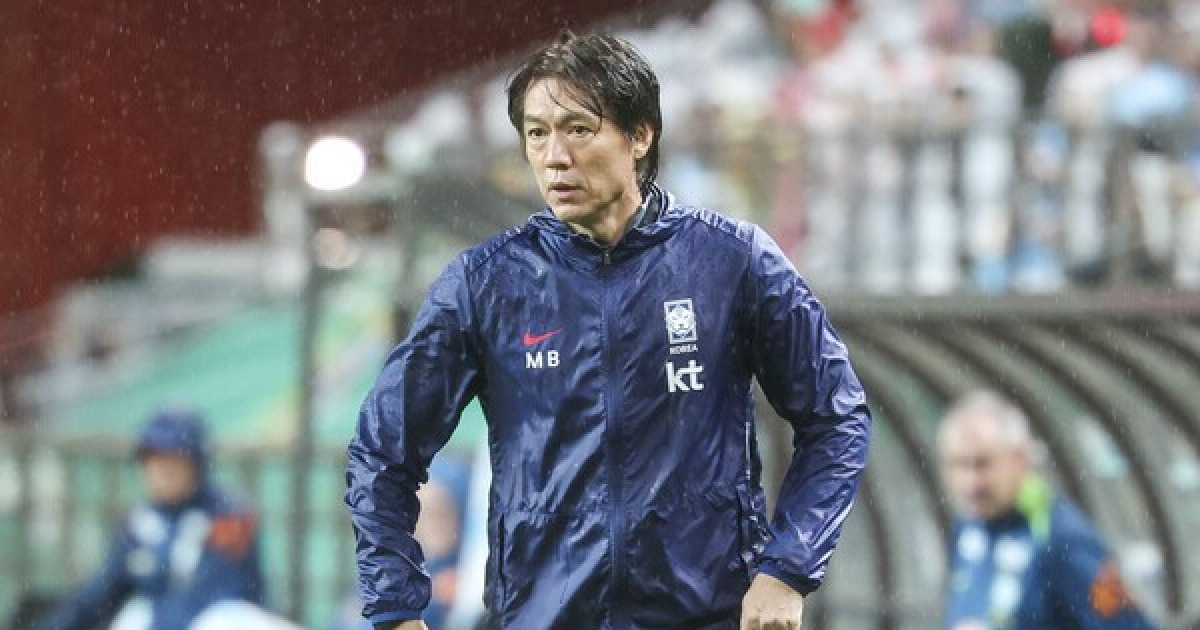 "홍명보 감독 뭘 배운다는 건가? 월드컵에 배우러 나가나?" 브라질전 참패 후 신문선의 일침