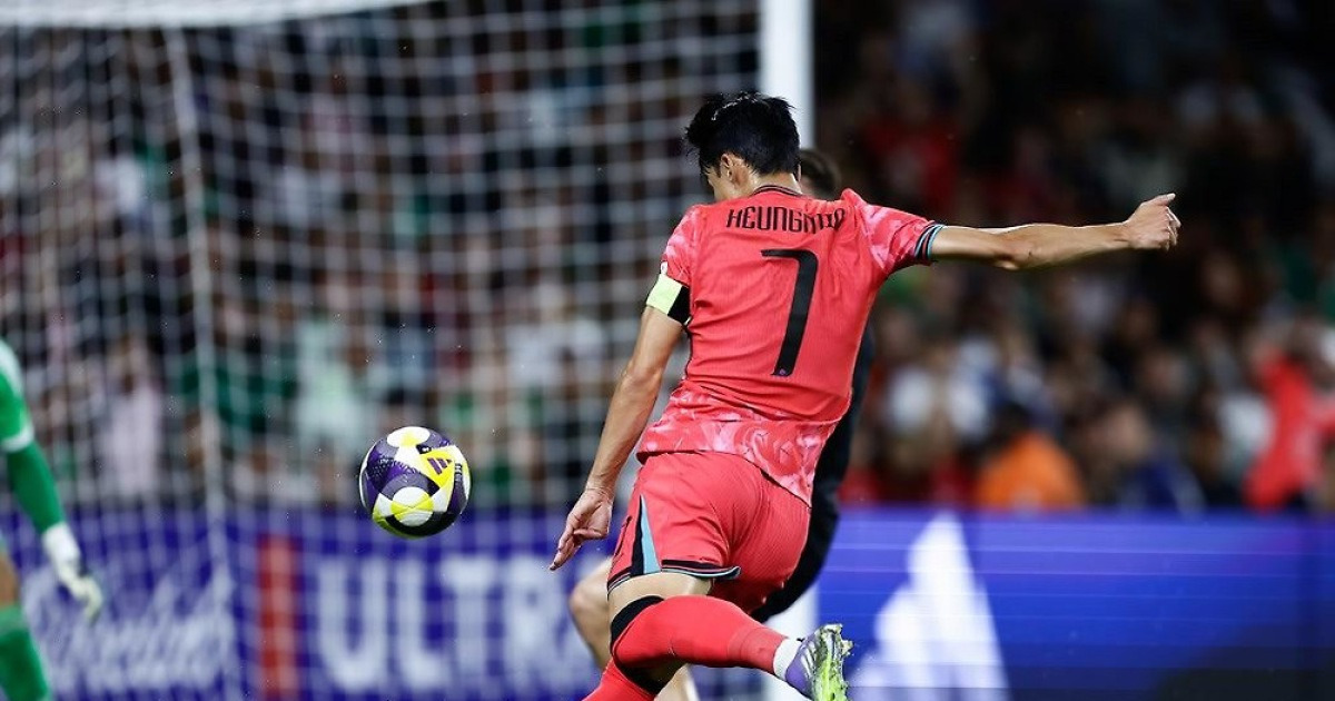 손흥민, 멕시코전 환상 발리 슈팅으로 동점골