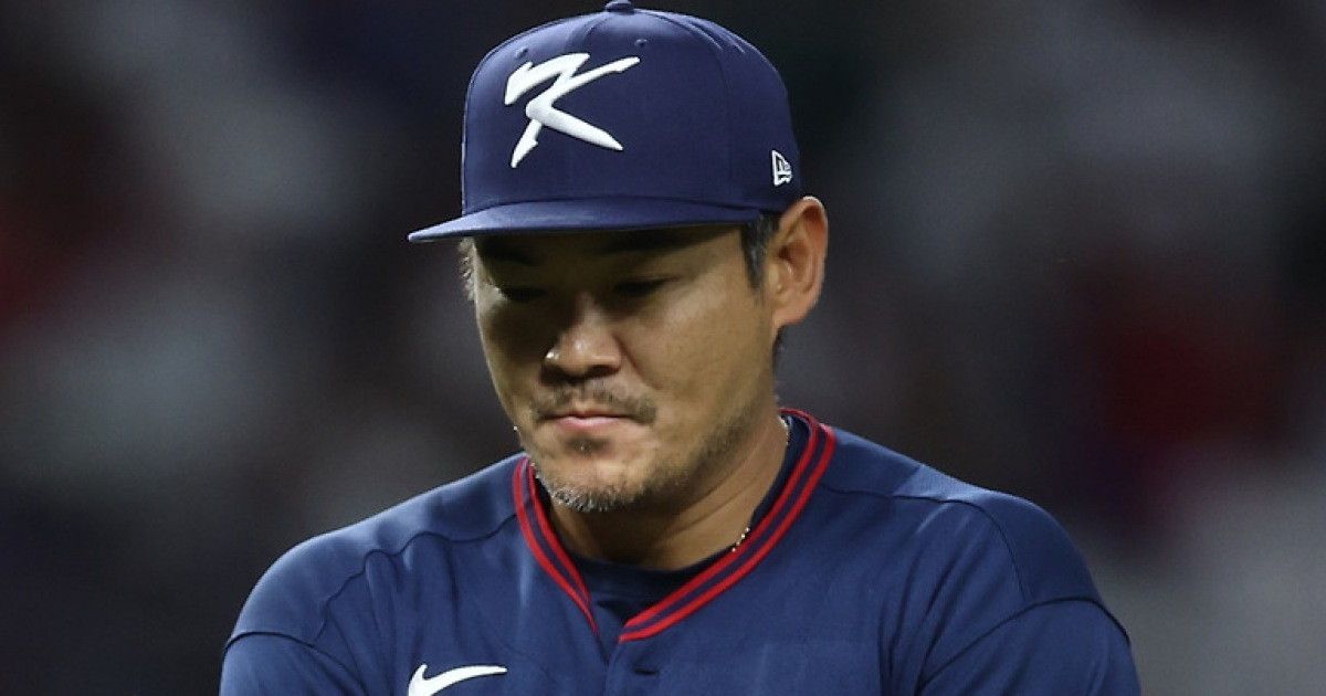 '韓 콜드패 위기' 소방수 노경은 2실점→곽빈 연속 밀어내기…'마운드 와르르' 스코어 어느새 0-7 