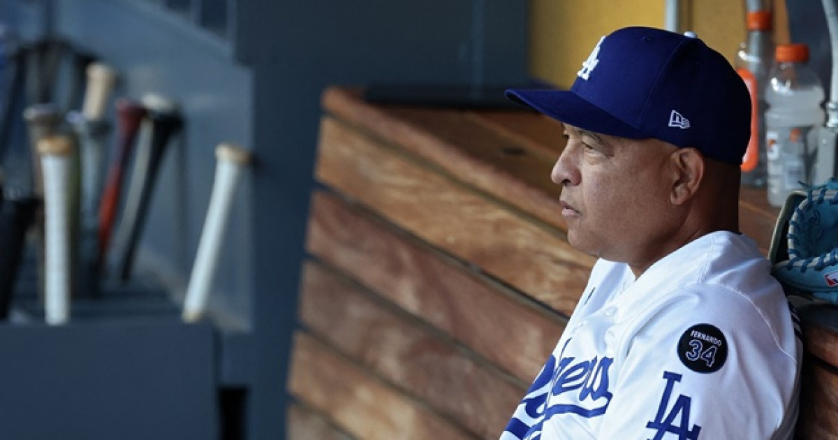 '로버츠 또 당신이야' 연이틀 투수교체 대실패→안방서 2연패, 그런데 선수 탓 "투수들 주자 있을