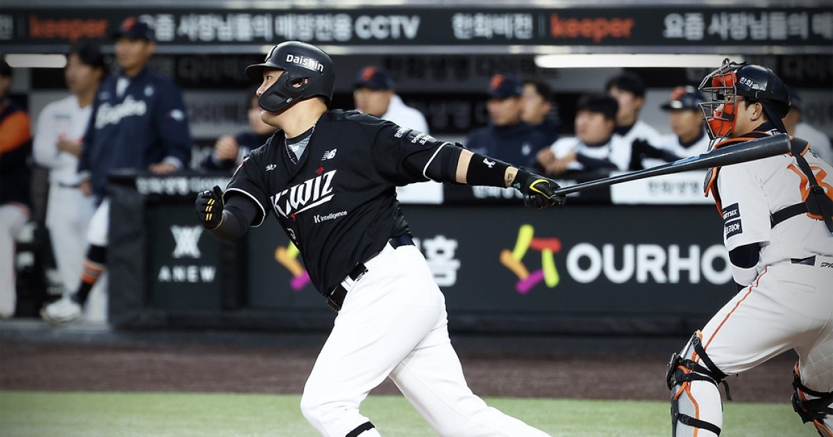 한화 문동주 내고도 '싹쓸이 패'…KT, 13-8 승→'개막 5연승' 단독 1위 수성…장성우 만루포+투런포 